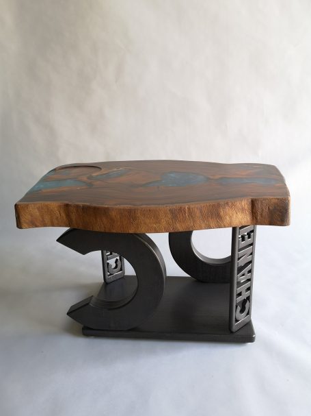 coffee table "blue chanel"
